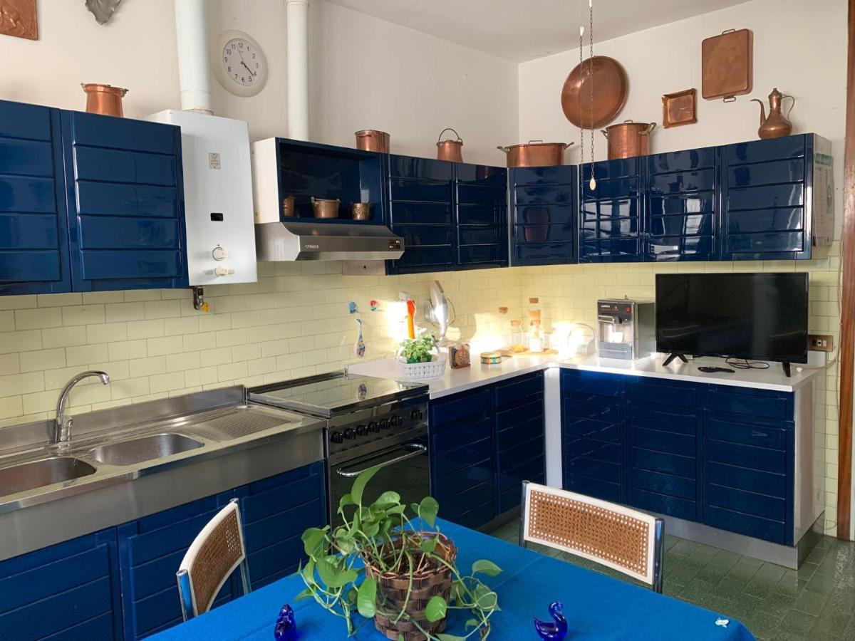 Villa The Swan - Composed By 2 Apartments Мандельо дел Ларио Екстериор снимка