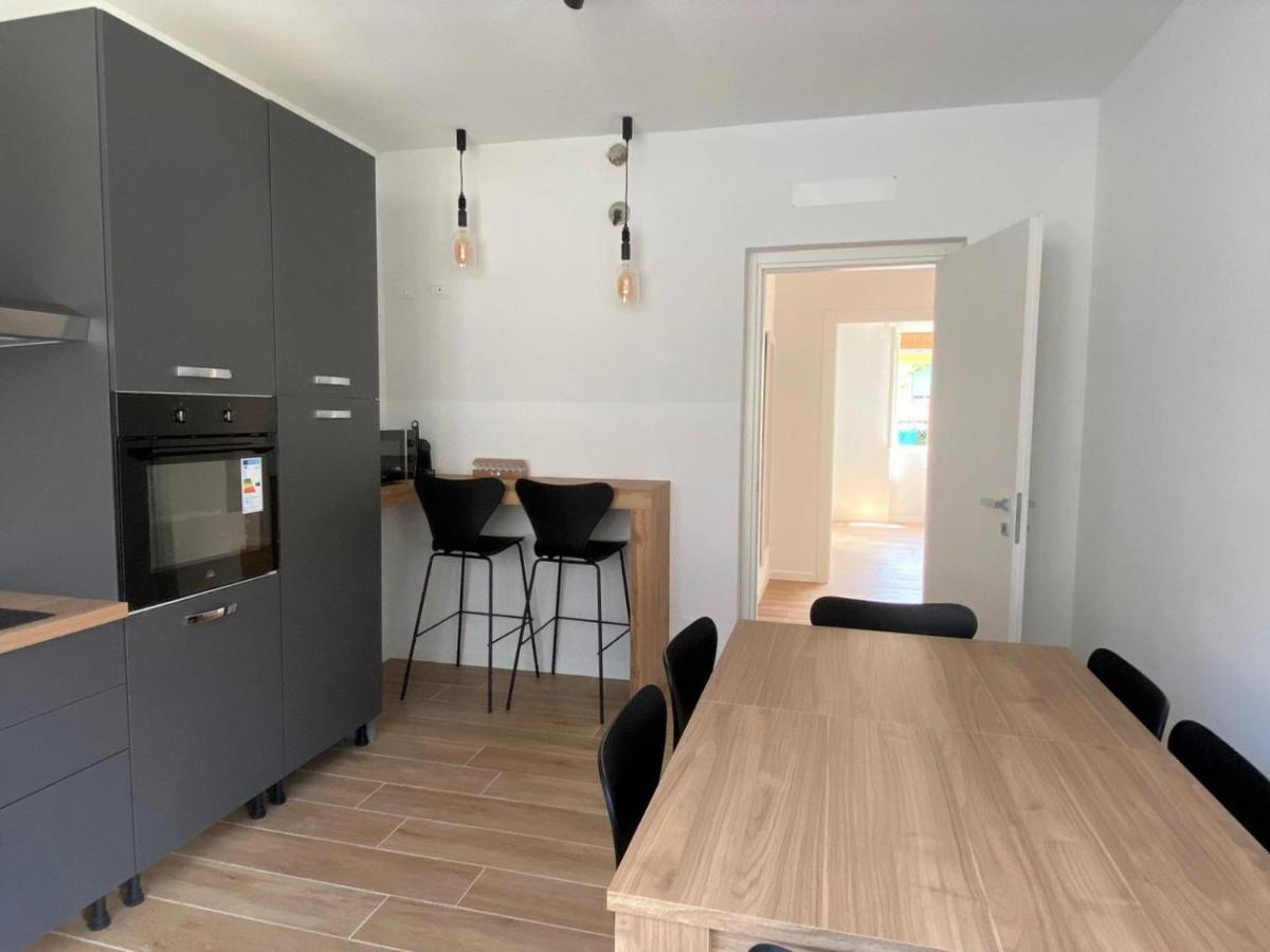 Villa The Swan - Composed By 2 Apartments Мандельо дел Ларио Екстериор снимка