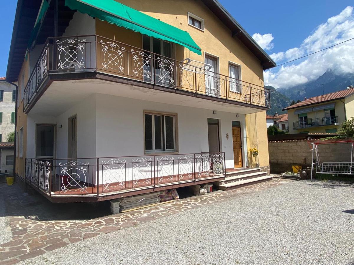 Villa The Swan - Composed By 2 Apartments Мандельо дел Ларио Екстериор снимка